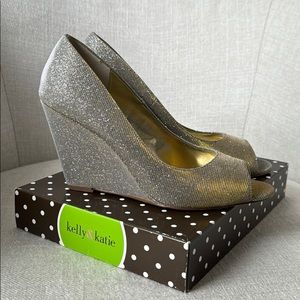 Kelly & Katie KK Alice Wedges.